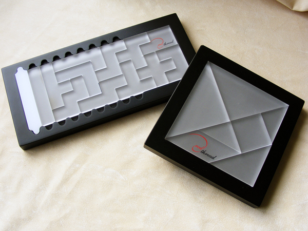 tangram in legno e plexiglass